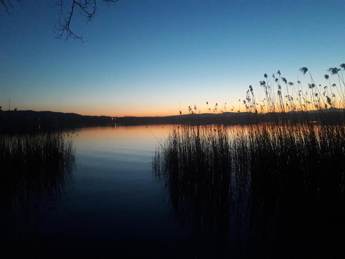 Tramonto Al Lago Gavirate Luaran gambar